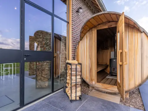 Vakantiehuis met privé binnenzwembad, sauna & speelzolder