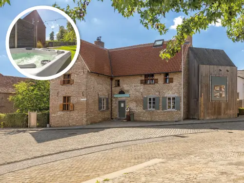 Historisch pand met bar, sauna en bubbelbad