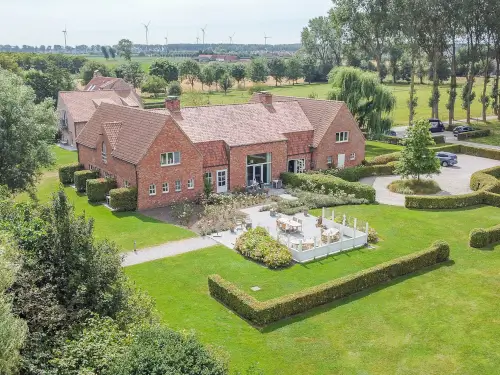 Vakantiehuis met luxe kamers vlakbij het Belgische strand